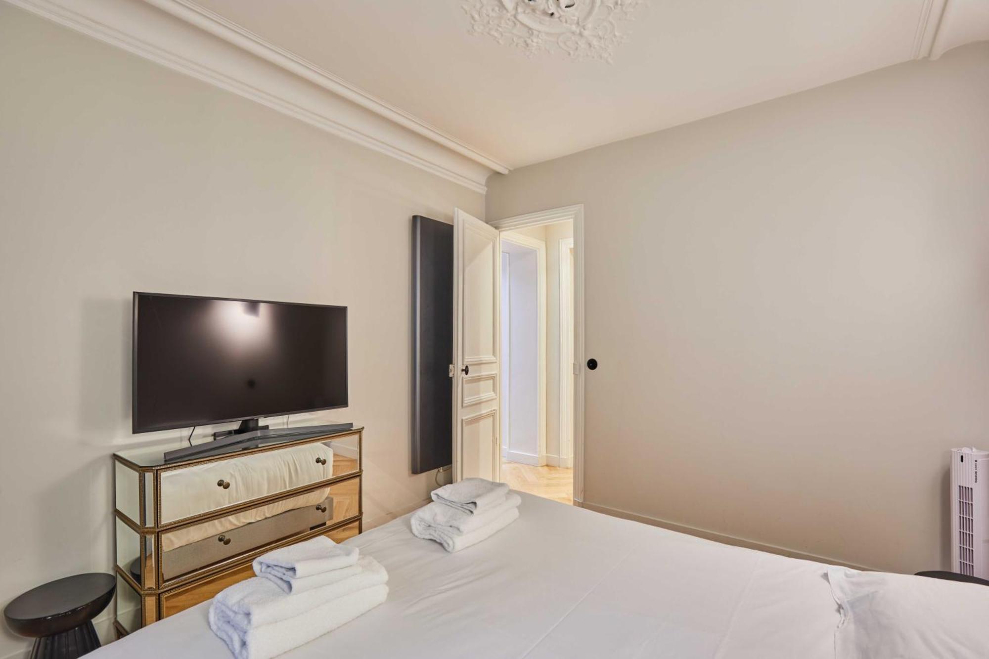 Appartement CMG Batignolles/ Mairie du 17ème à Paris Extérieur photo